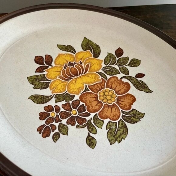 Barratts Sto are Charnwood Serving Plate - Picture 2 of 5